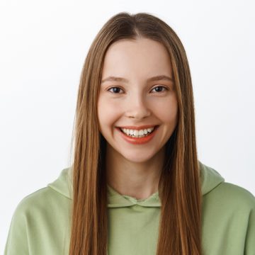 What Causes Yellow Teeth in a Teenager and How to Prevent It