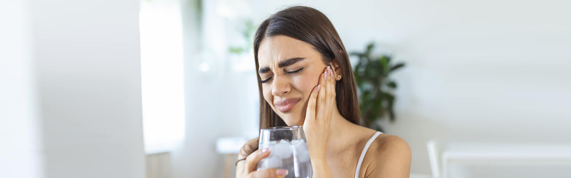 Why Is One Tooth Suddenly Sensitive to Cold?
